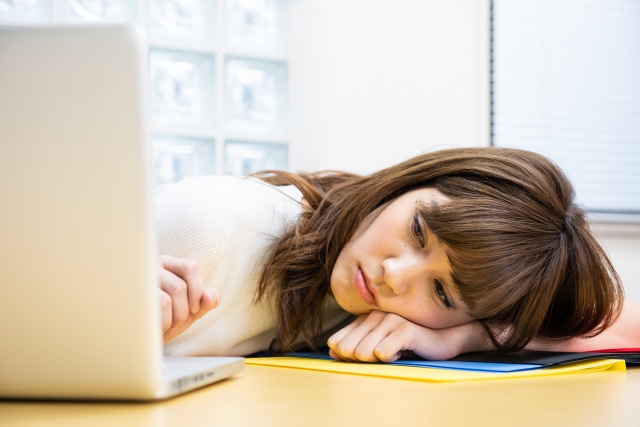 女性従業員は、どうすれば自らの生理休暇を取りやすくすればいいか？